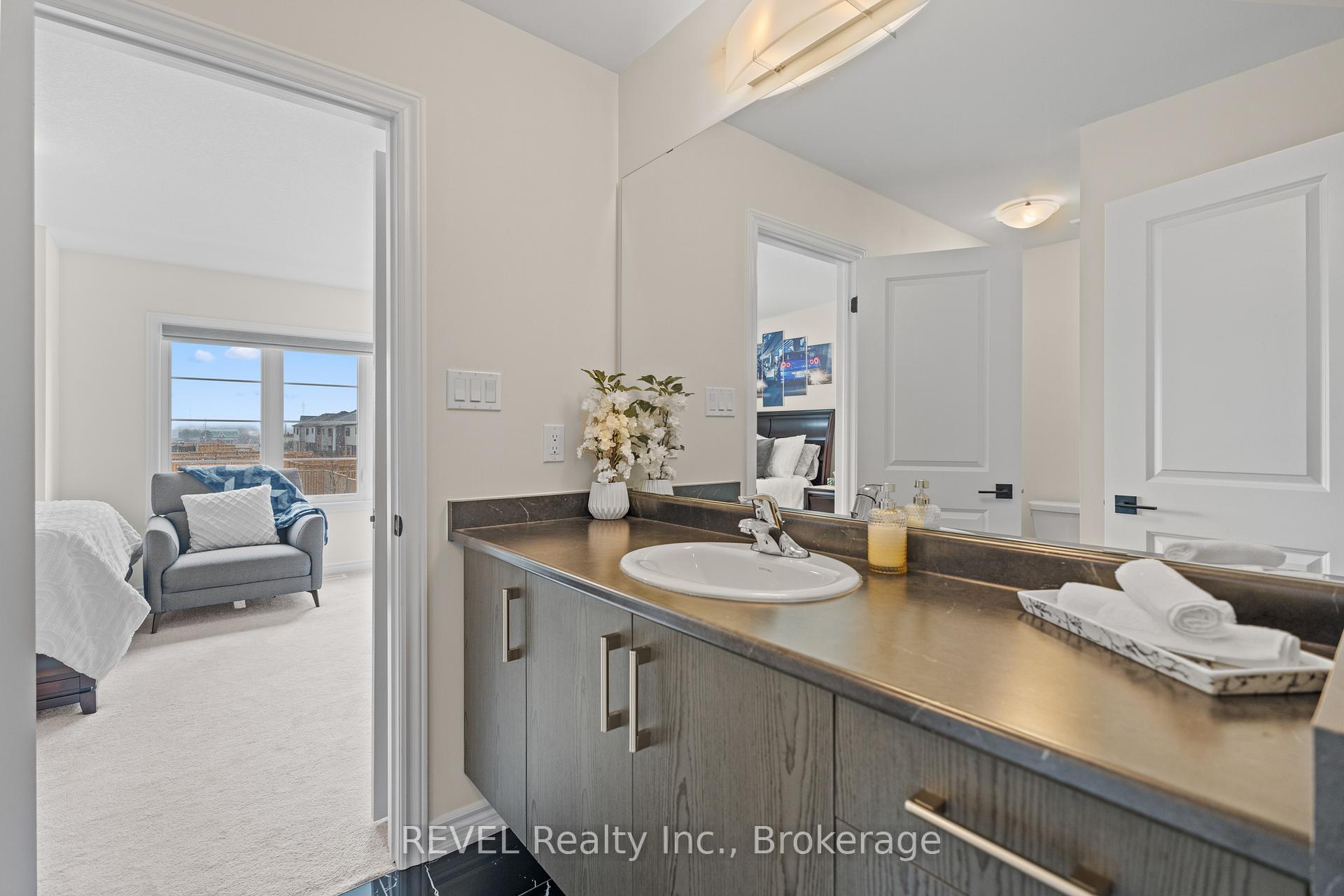 Photo 32 of 80 Explorer Way, Thorold, Rolling Meadows — HOMEH