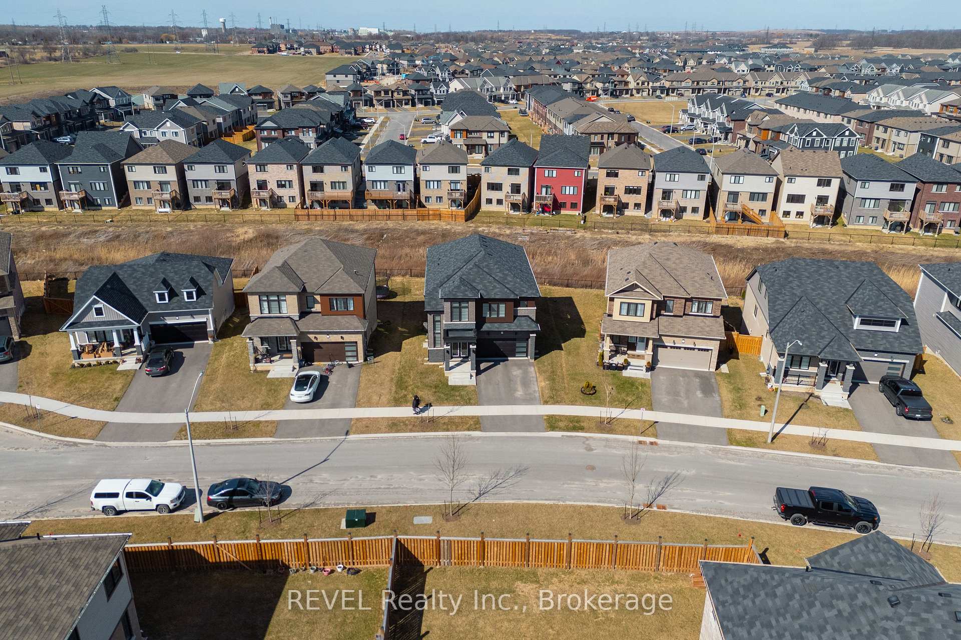 Photo 42 of 80 Explorer Way, Thorold, Rolling Meadows — HOMEH