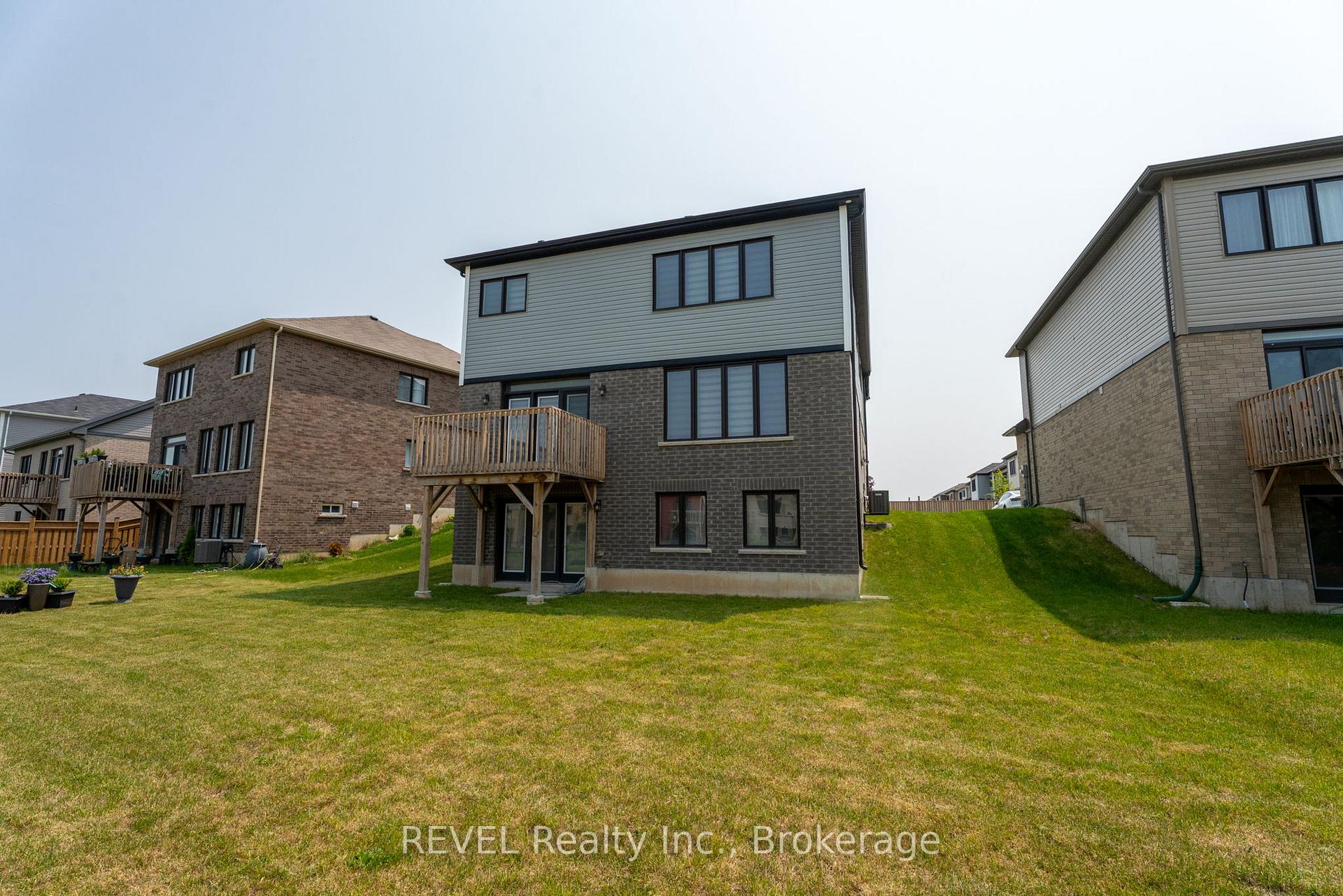 Photo 44 of 80 Explorer Way, Thorold, Rolling Meadows — HOMEH
