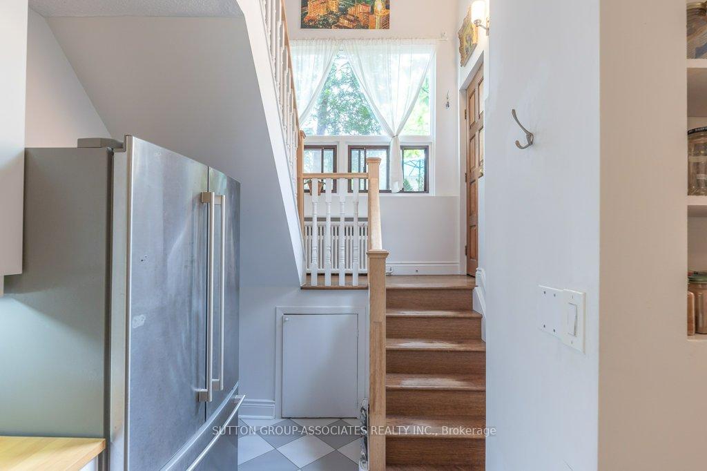 Photo 12 of Unit Back Main & Lower, 518 Euclid Avenue, Toronto, Palmerston-Little Italy — HOMEH