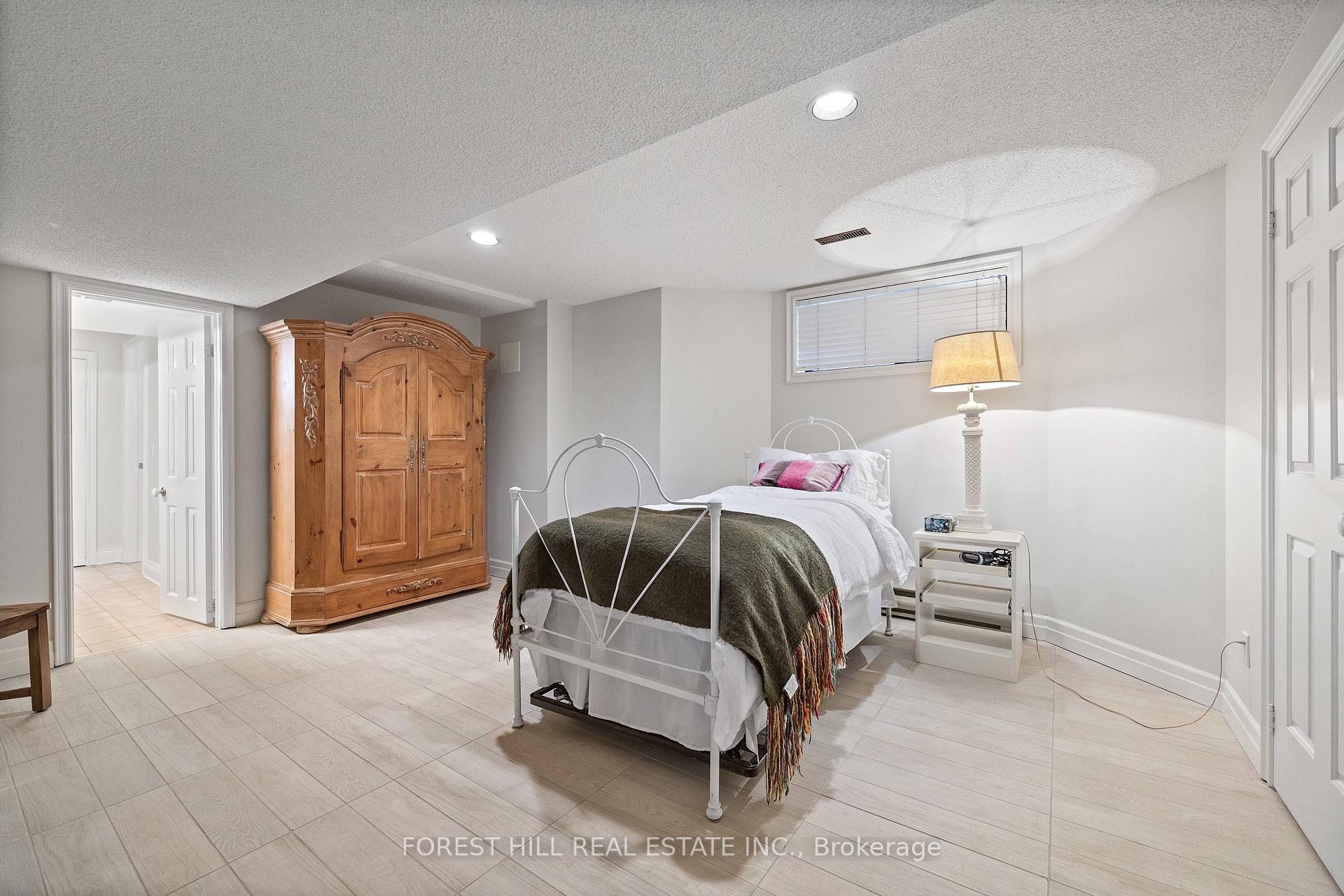 Photo 25 of 88 Yonge Boulevard, Toronto, Bedford Park-Nortown — HOMEH
