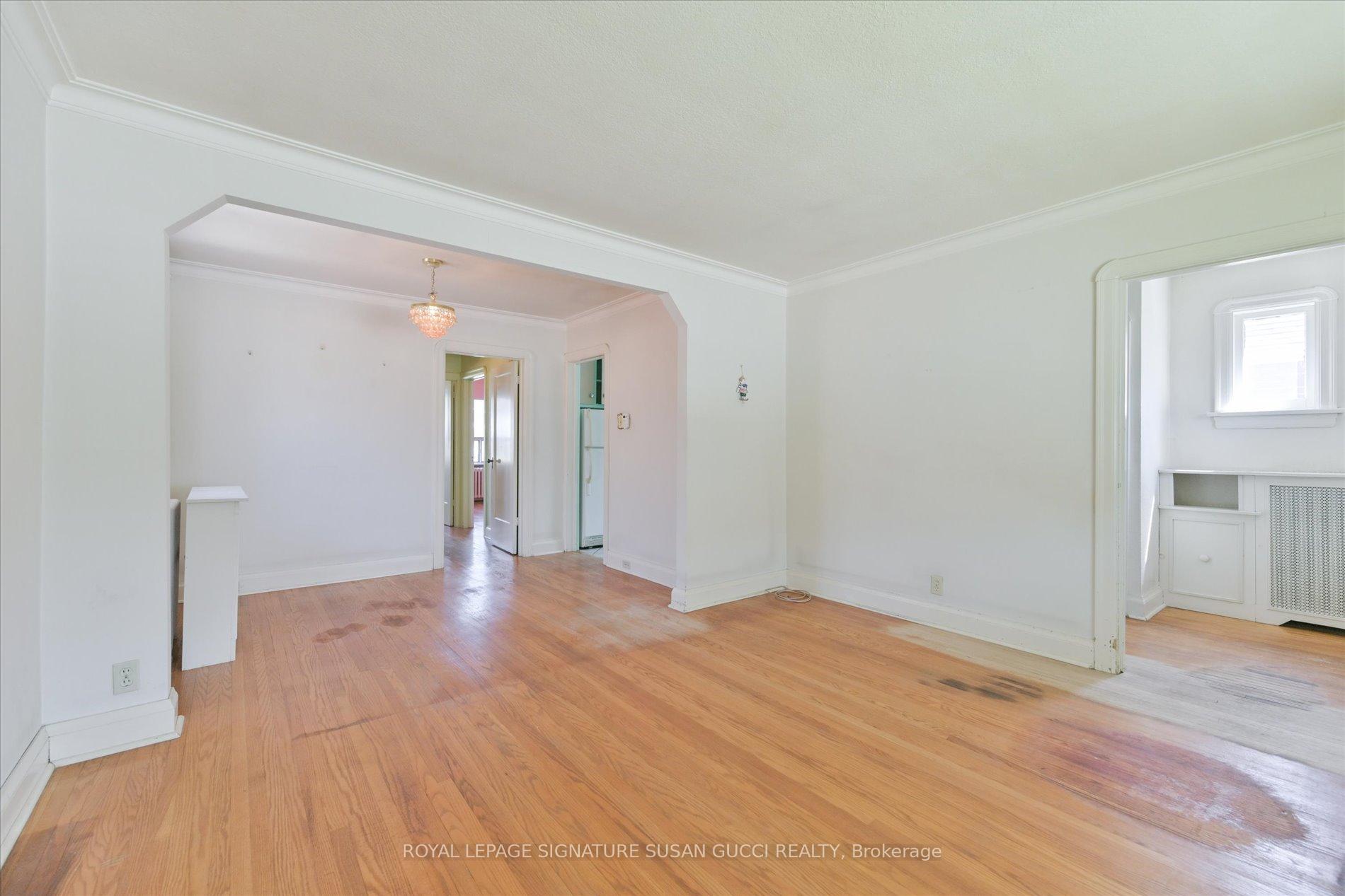 Photo 4 of 115 Cedarcrest Boulevard, Toronto, O'Connor-Parkview — HOMEH