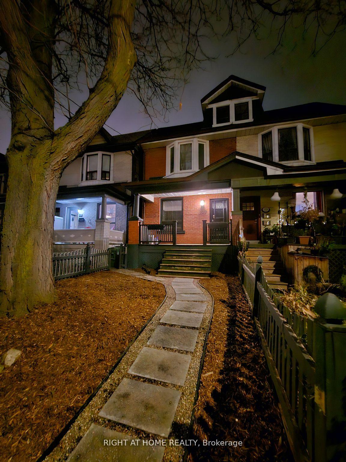 Photo 2 of Unit #2, 127 Heward Avenue, Toronto, South Riverdale — HOMEH