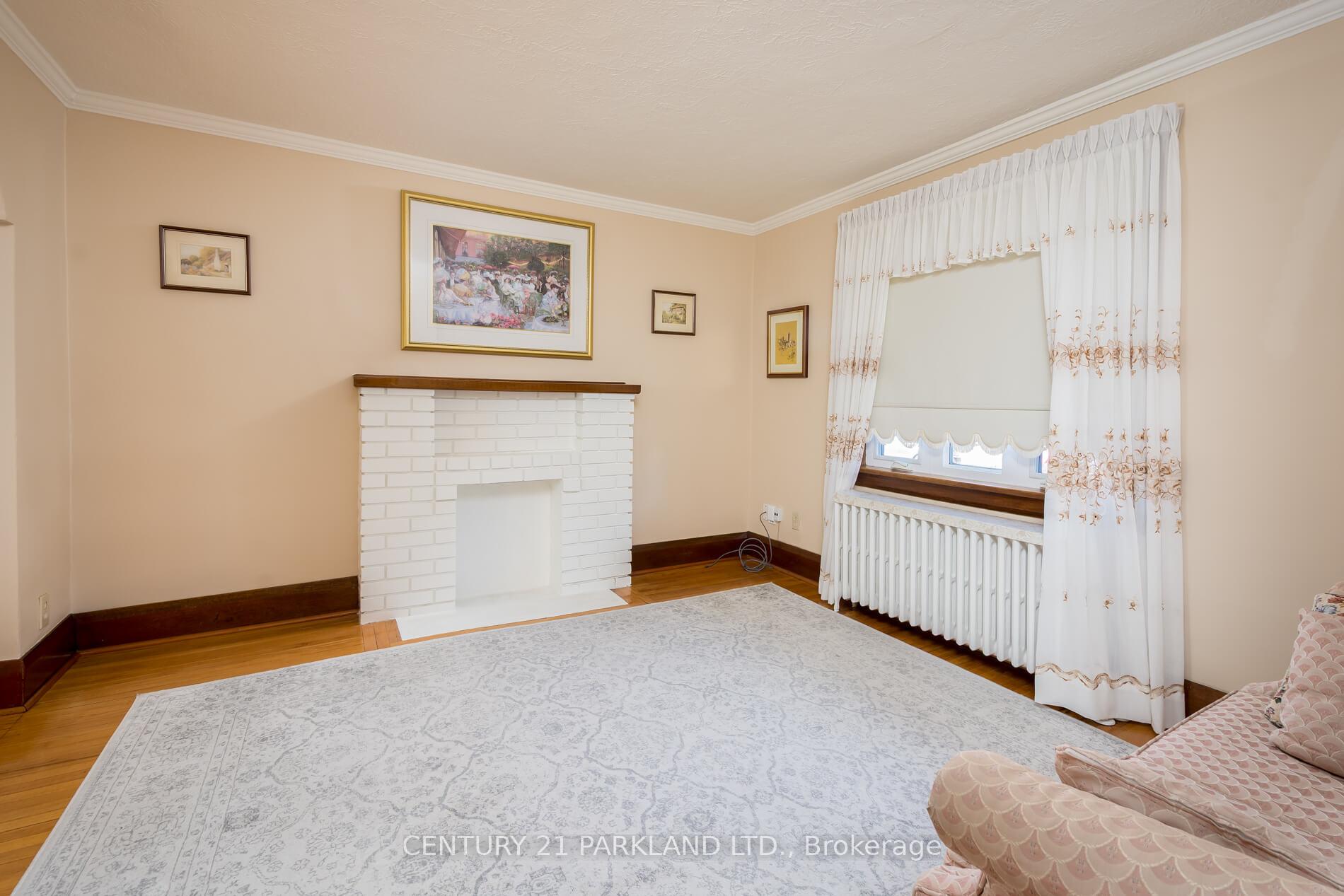 Photo 6 of 29 Cadorna Avenue, Toronto, Danforth Village-East York — HOMEH