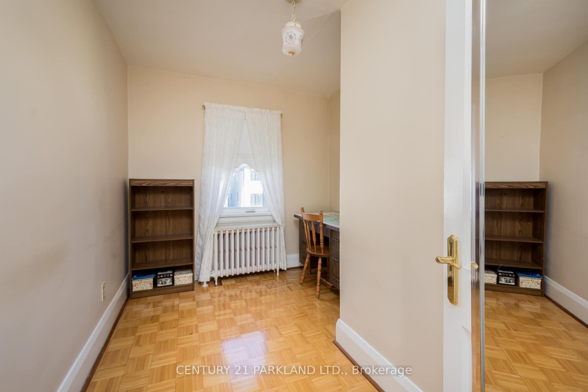 Photo 18 of 29 Cadorna Avenue, Toronto, Danforth Village-East York — HOMEH