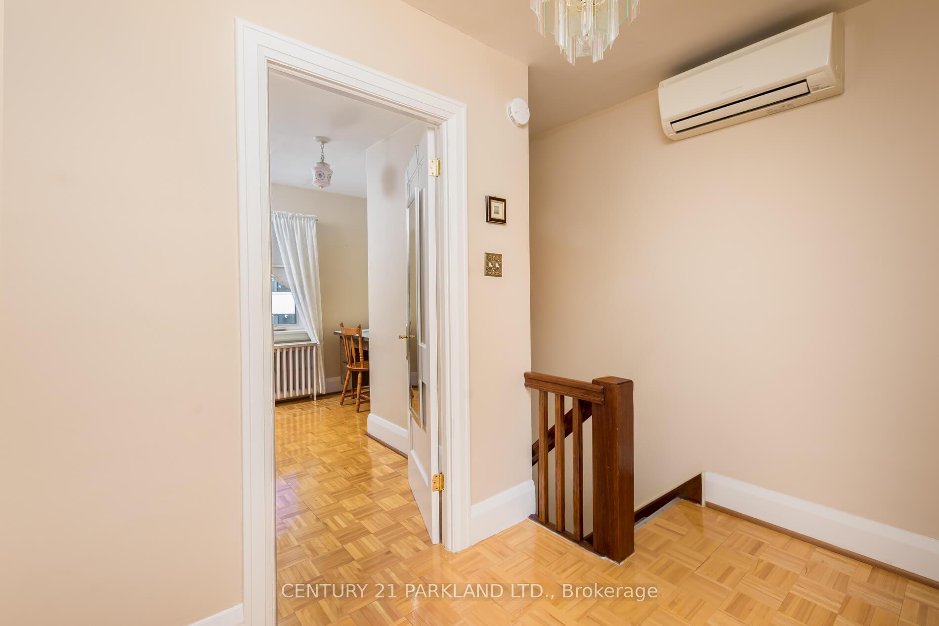 Photo 19 of 29 Cadorna Avenue, Toronto, Danforth Village-East York — HOMEH