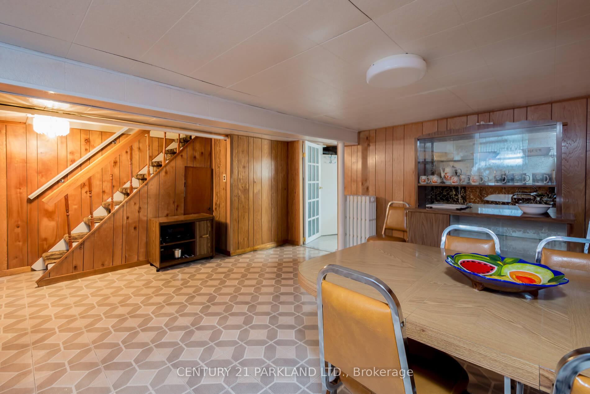 Photo 22 of 29 Cadorna Avenue, Toronto, Danforth Village-East York — HOMEH