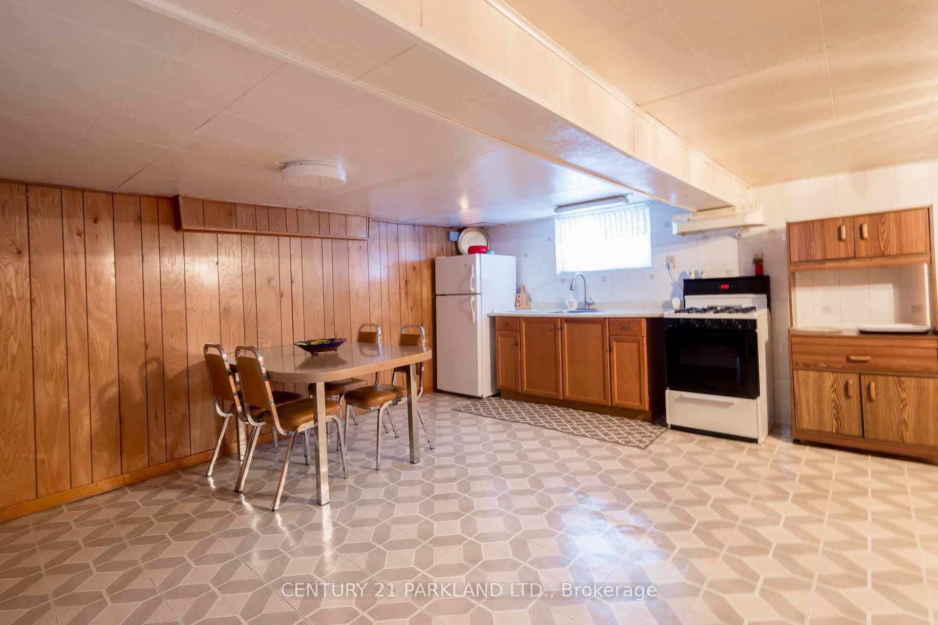 Photo 23 of 29 Cadorna Avenue, Toronto, Danforth Village-East York — HOMEH