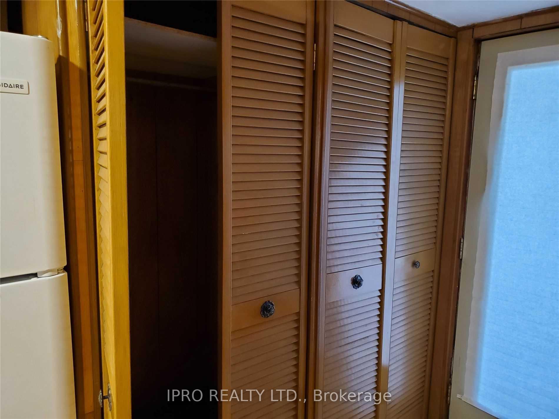 Photo 4 of Unit Lower # 2, 586 O'connor Drive, Toronto, East York — HOMEH