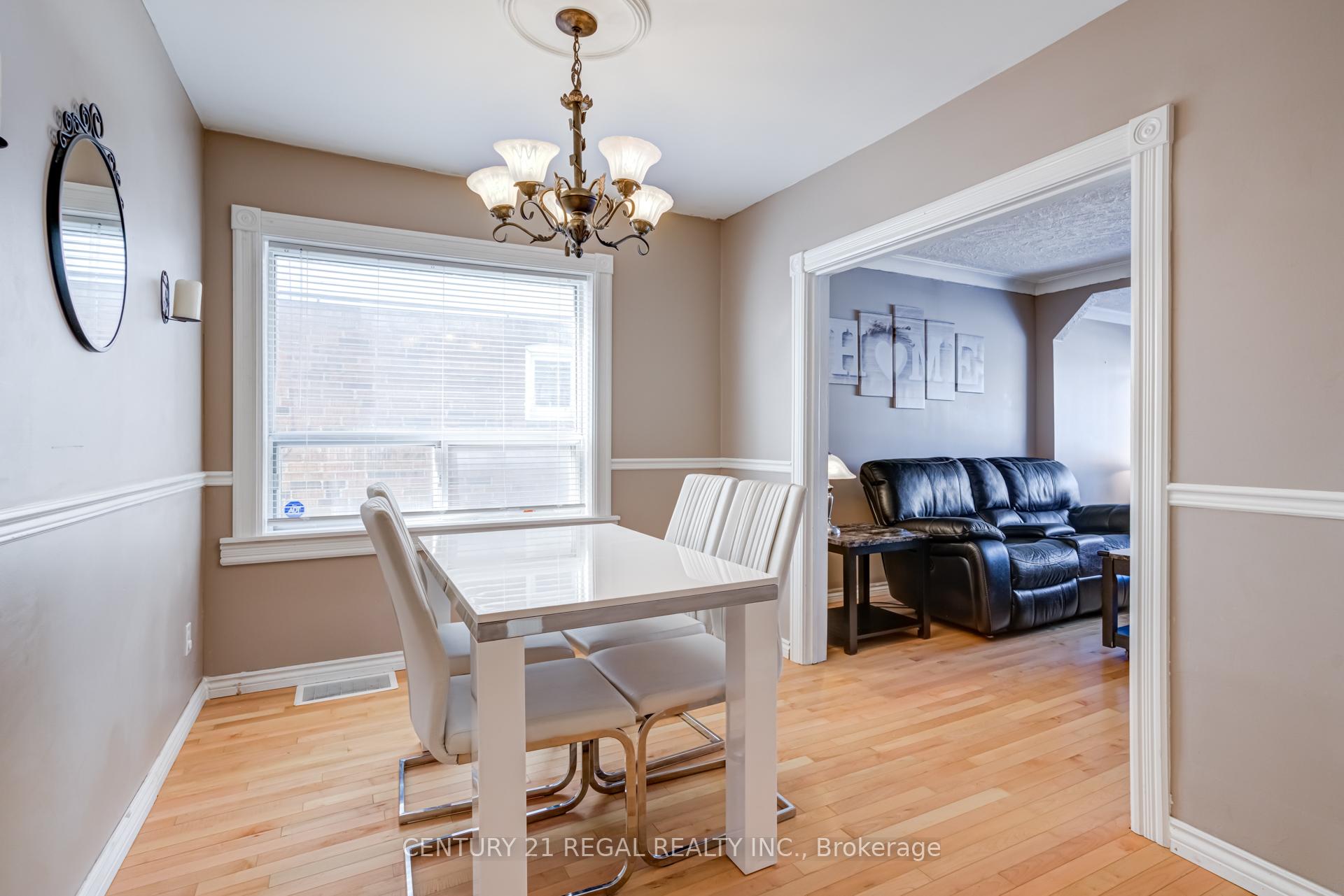 Photo 6 of 527 Sammon Avenue, Toronto, Danforth Village-East York — HOMEH