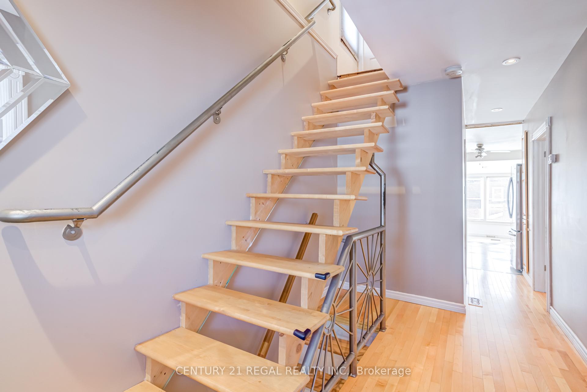Photo 18 of 527 Sammon Avenue, Toronto, Danforth Village-East York — HOMEH