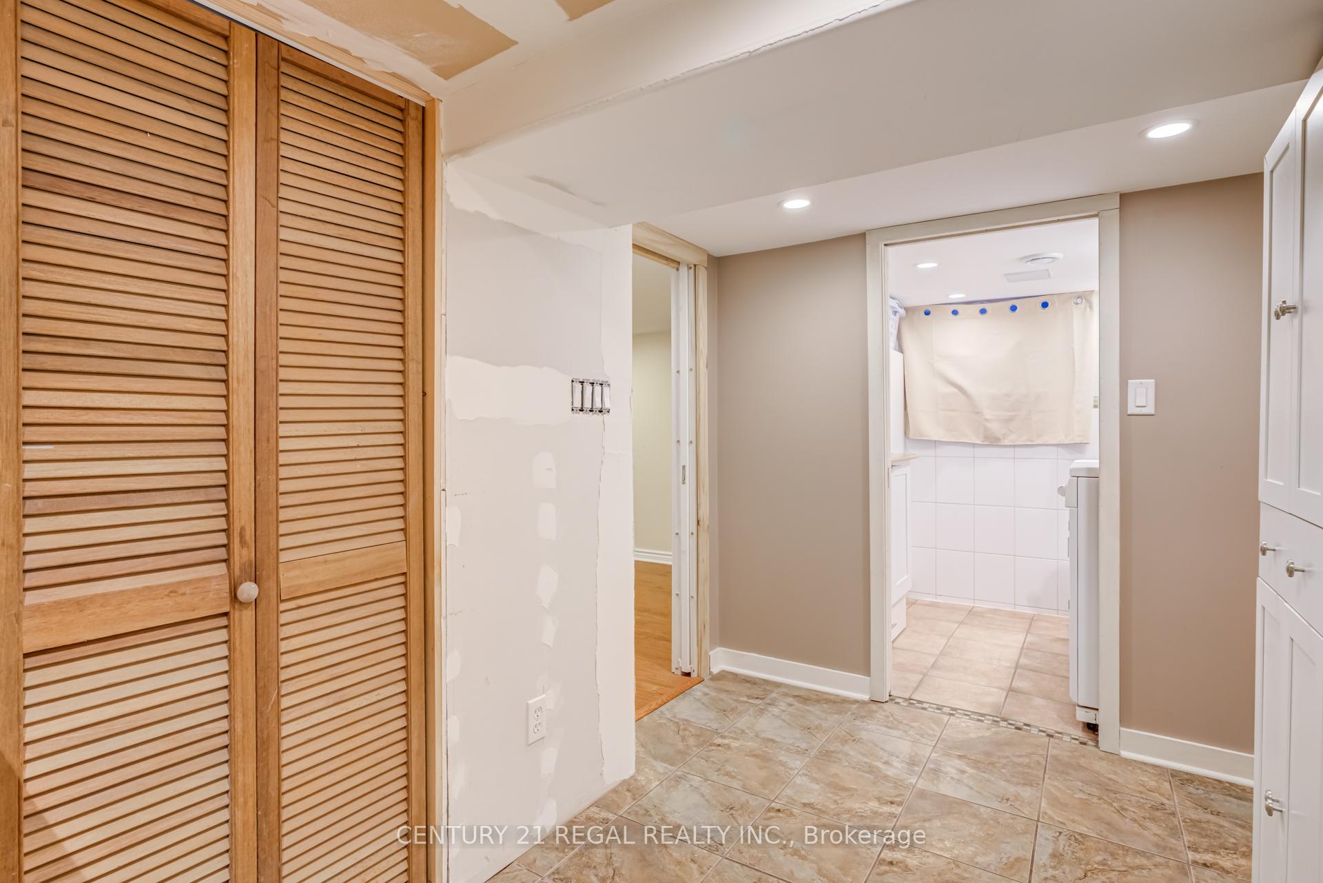 Photo 25 of 527 Sammon Avenue, Toronto, Danforth Village-East York — HOMEH