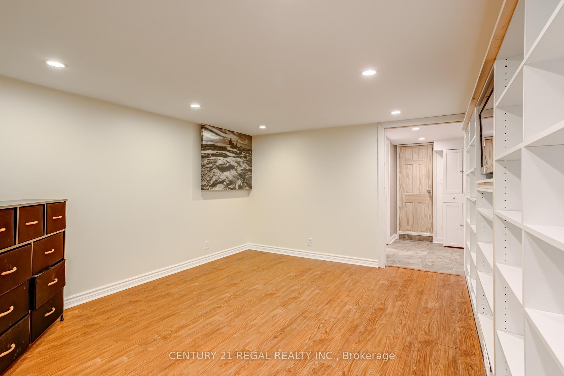 Photo 27 of 527 Sammon Avenue, Toronto, Danforth Village-East York — HOMEH