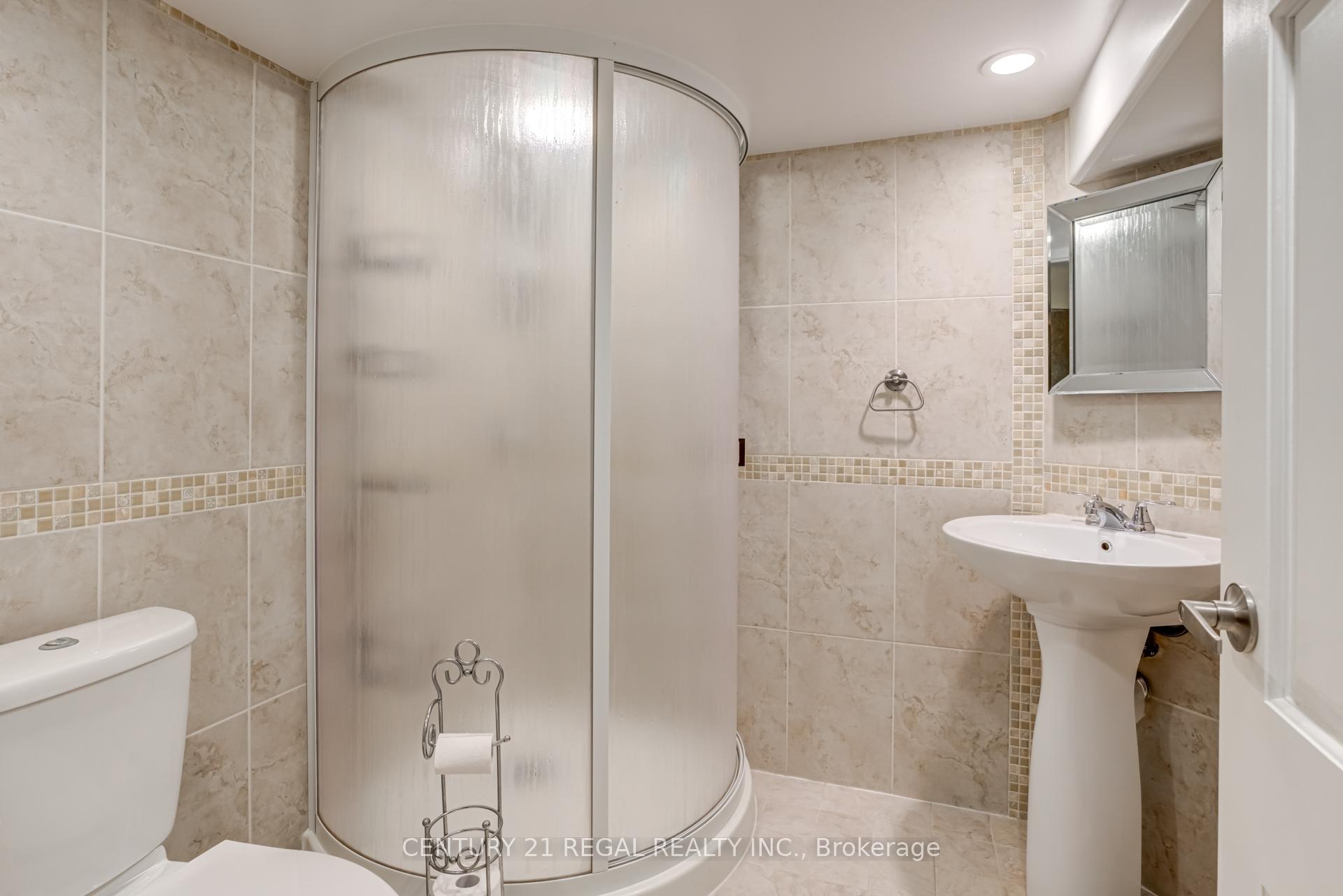 Photo 31 of 527 Sammon Avenue, Toronto, Danforth Village-East York — HOMEH
