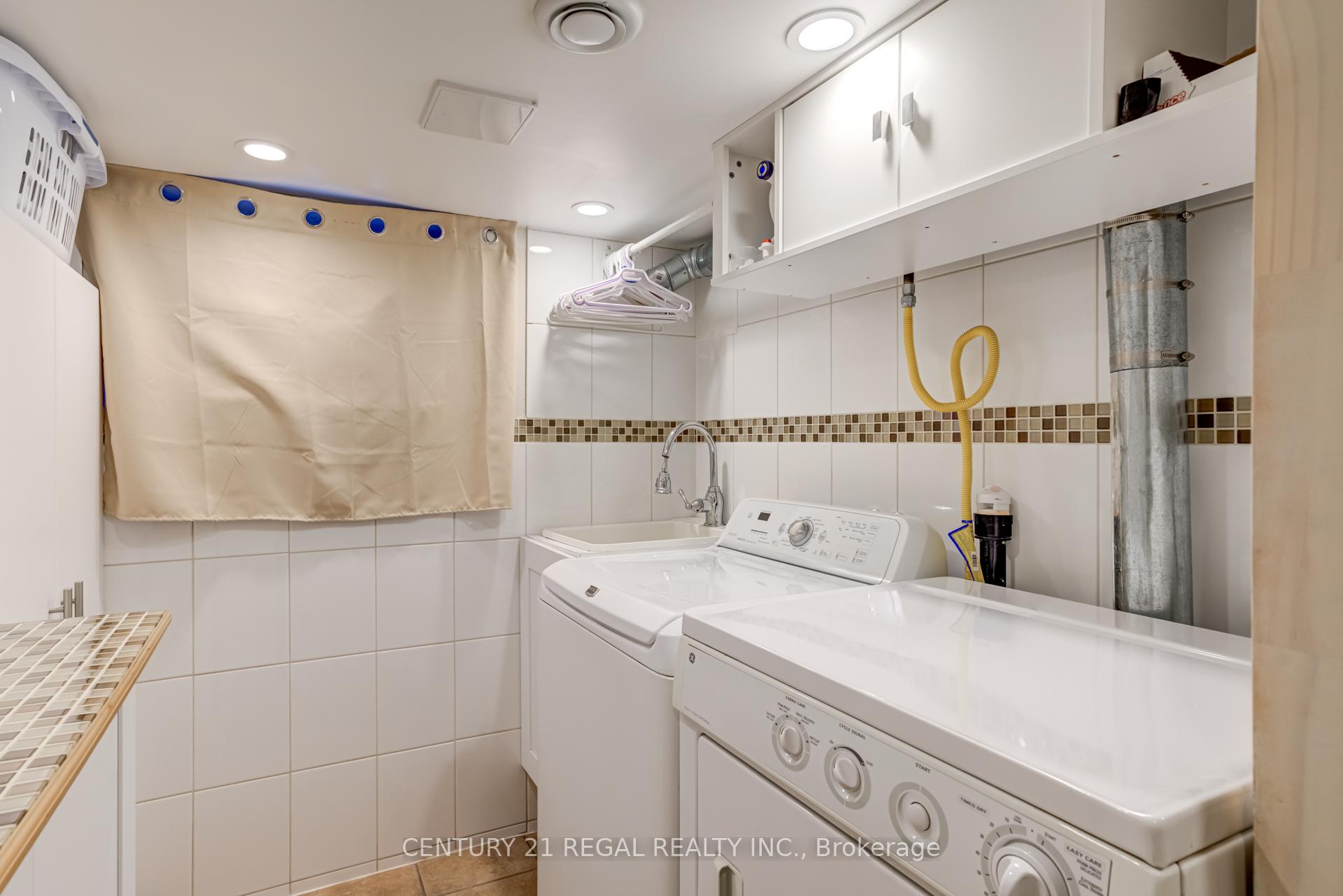 Photo 32 of 527 Sammon Avenue, Toronto, Danforth Village-East York — HOMEH