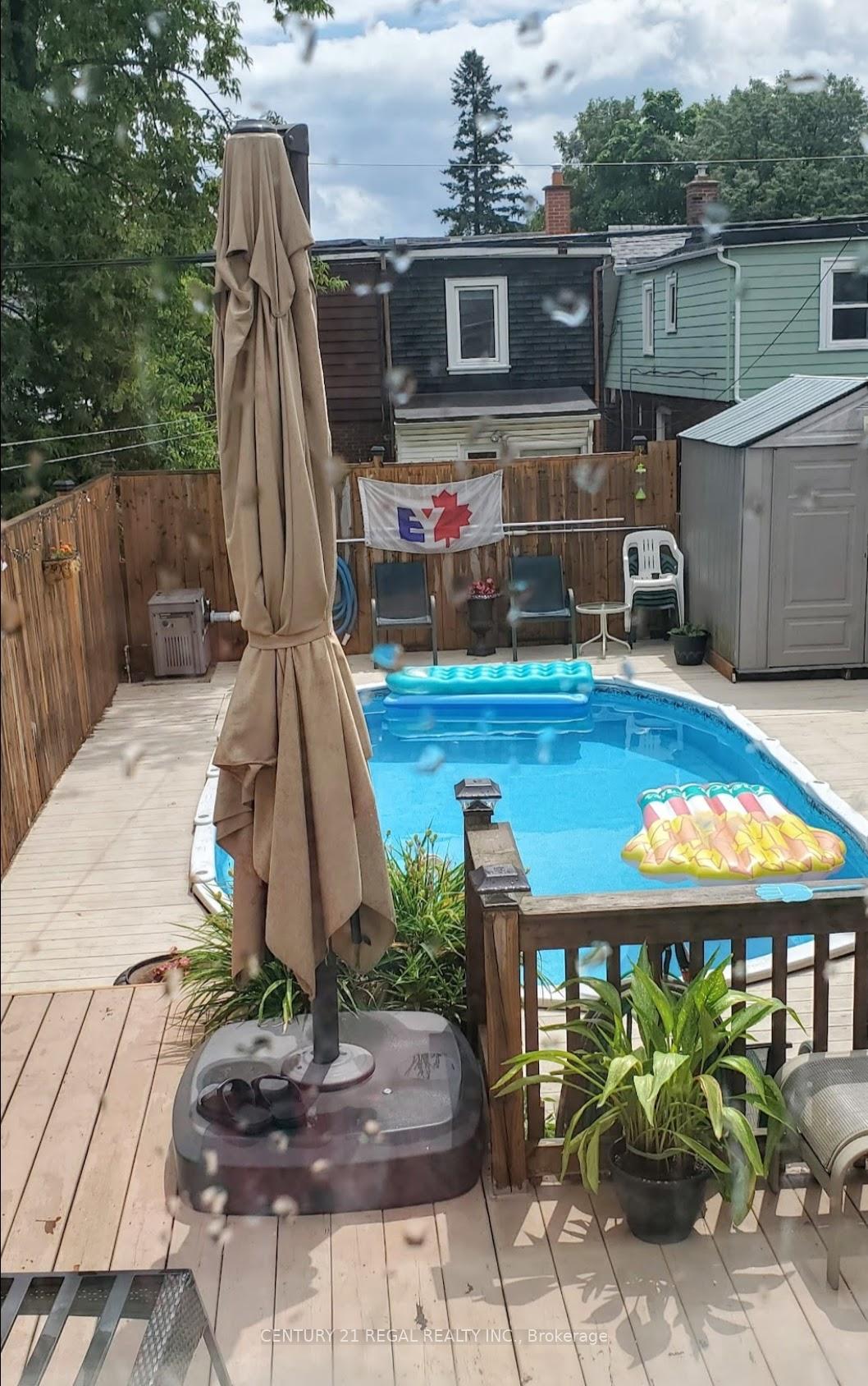 Photo 37 of 527 Sammon Avenue, Toronto, Danforth Village-East York — HOMEH
