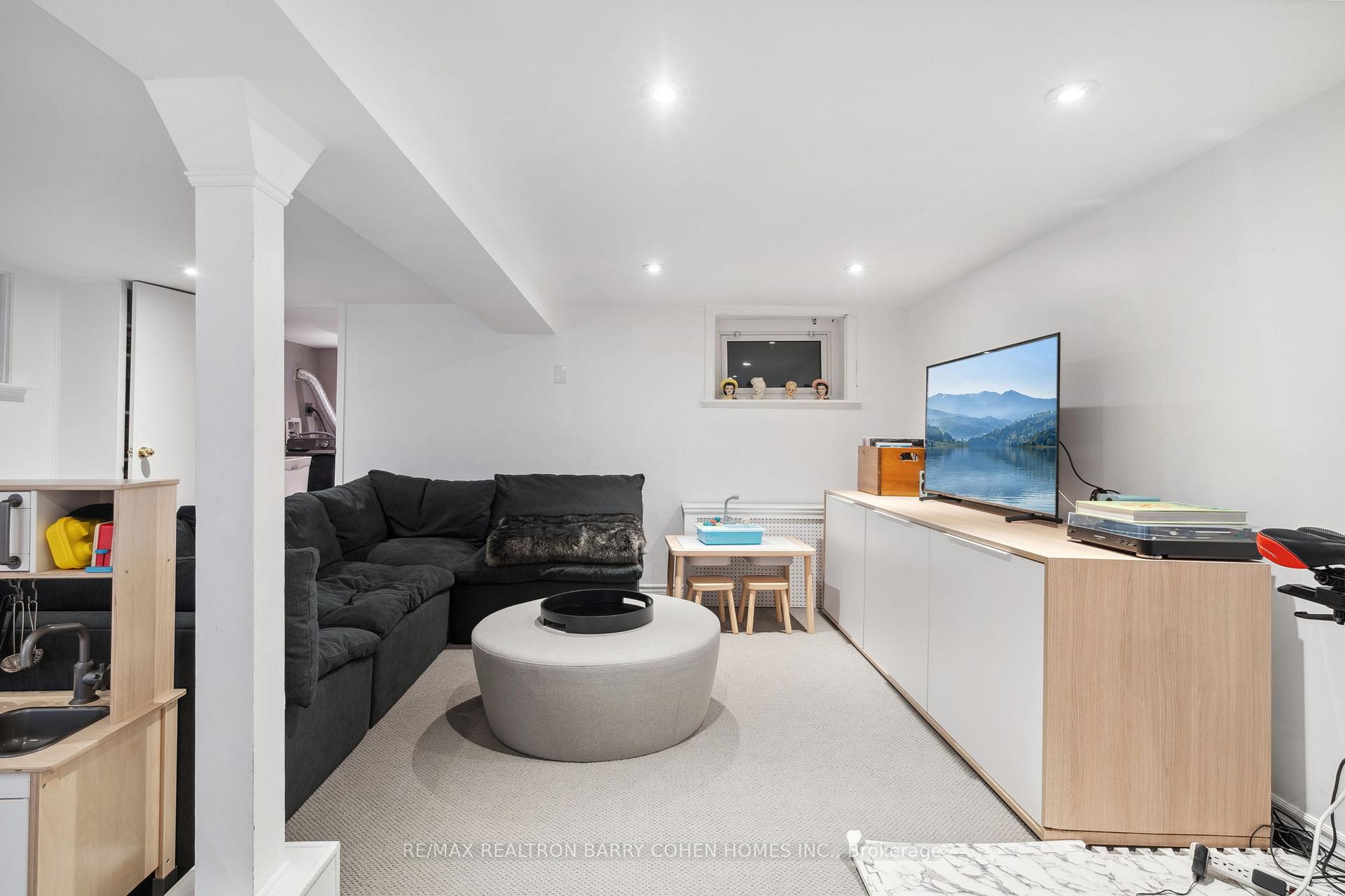 Photo 20 of 488 Roselawn Avenue, Toronto, Lawrence Park South — HOMEH