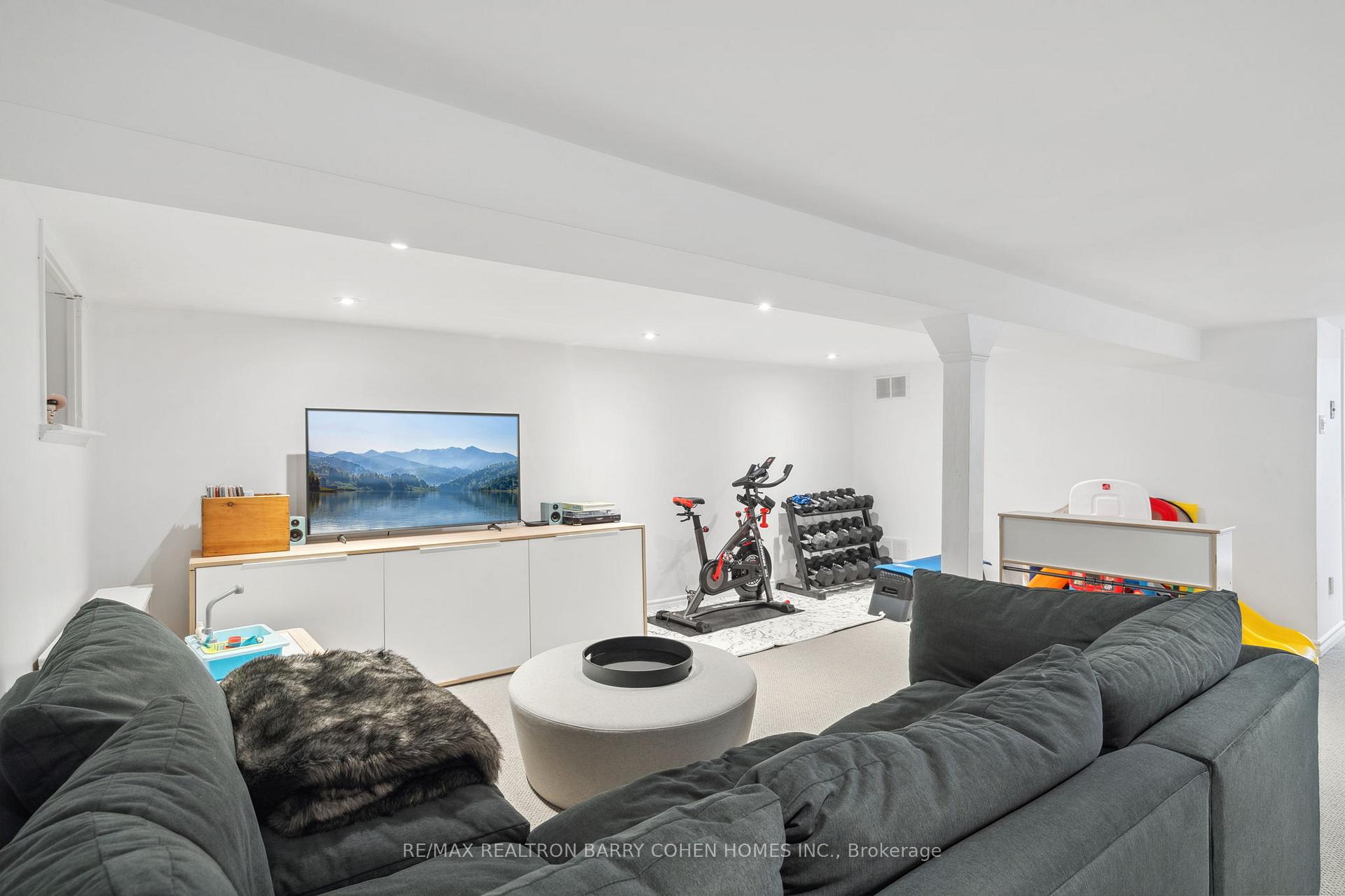 Photo 22 of 488 Roselawn Avenue, Toronto, Lawrence Park South — HOMEH