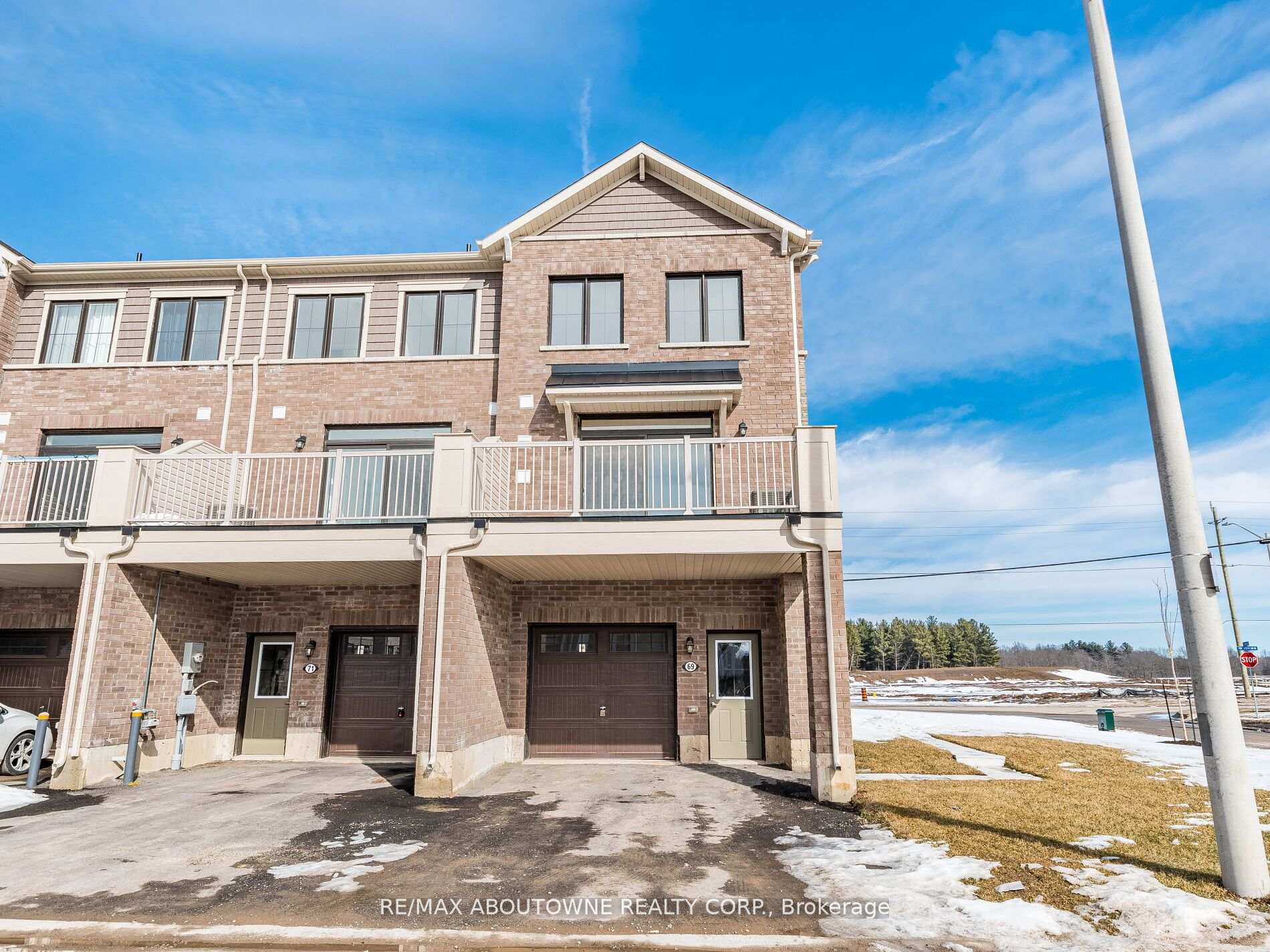 Photo 3 of 69 Melody Lane, Thorold, Hurricane/Merrittville — HOMEH