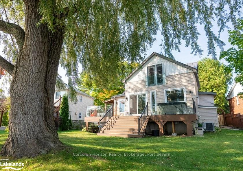 Front of 280 Robins Point Road