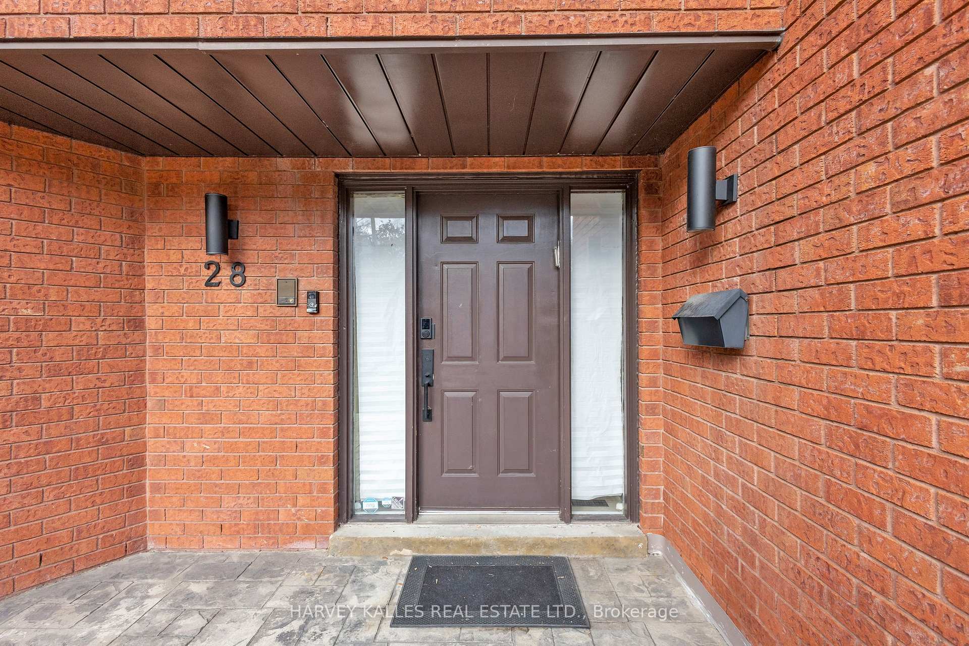 Photo 5 of 28 Prue Avenue, Toronto, Englemount-Lawrence — HOMEH