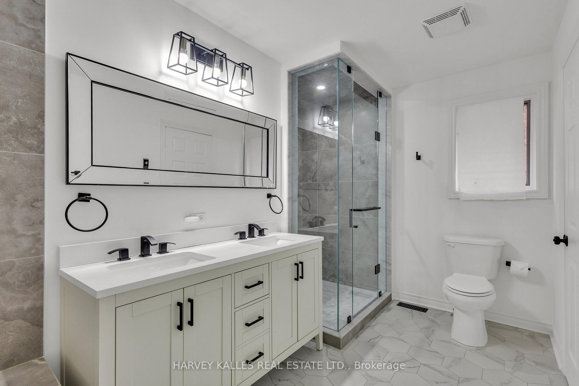 Photo 19 of 28 Prue Avenue, Toronto, Englemount-Lawrence — HOMEH