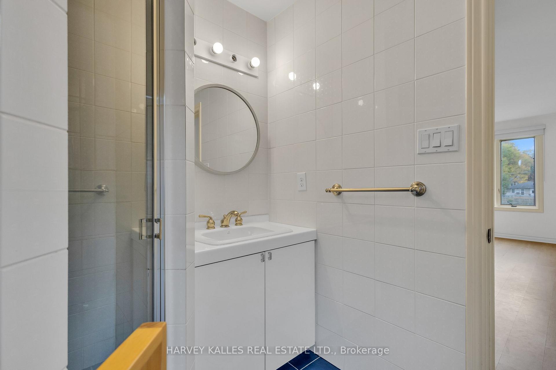 Photo 28 of 28 Prue Avenue, Toronto, Englemount-Lawrence — HOMEH