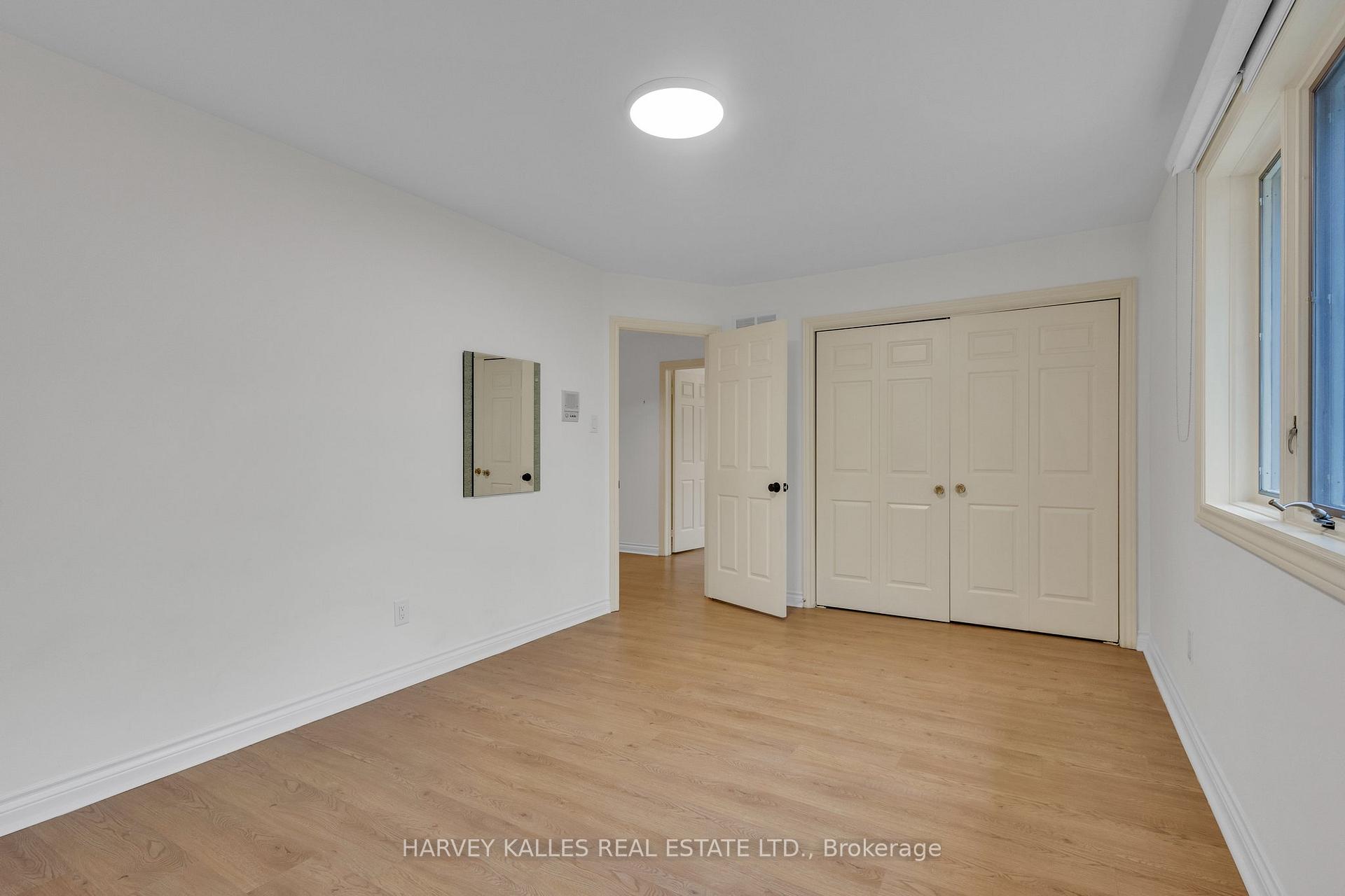 Photo 21 of 28 Prue Avenue, Toronto, Englemount-Lawrence — HOMEH