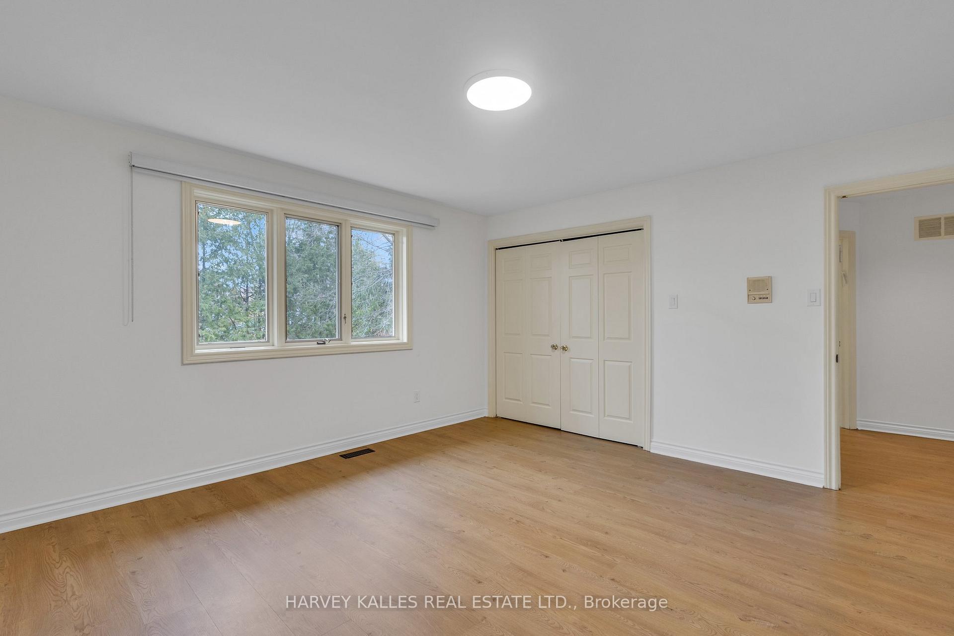 Photo 22 of 28 Prue Avenue, Toronto, Englemount-Lawrence — HOMEH