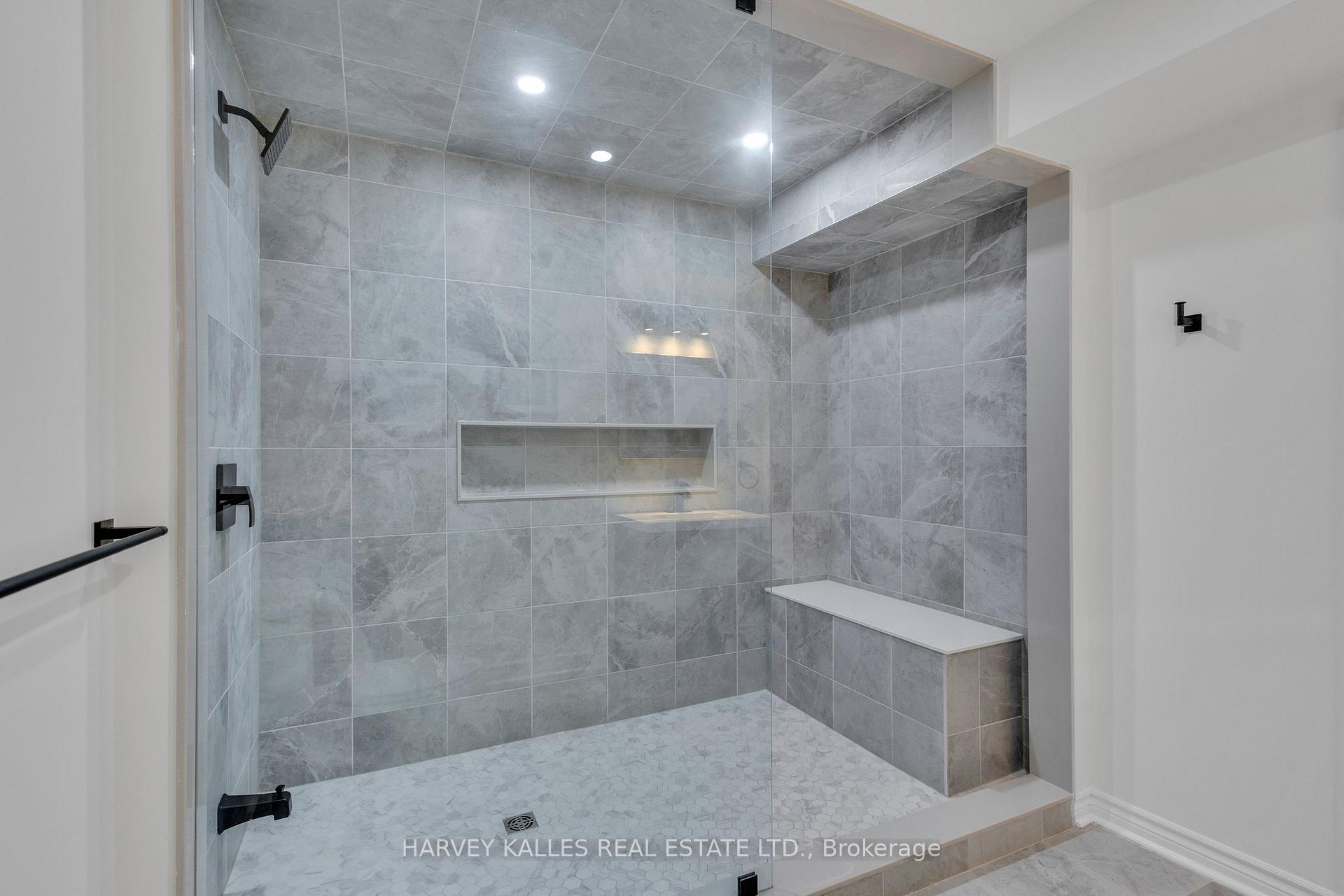 Photo 29 of 28 Prue Avenue, Toronto, Englemount-Lawrence — HOMEH