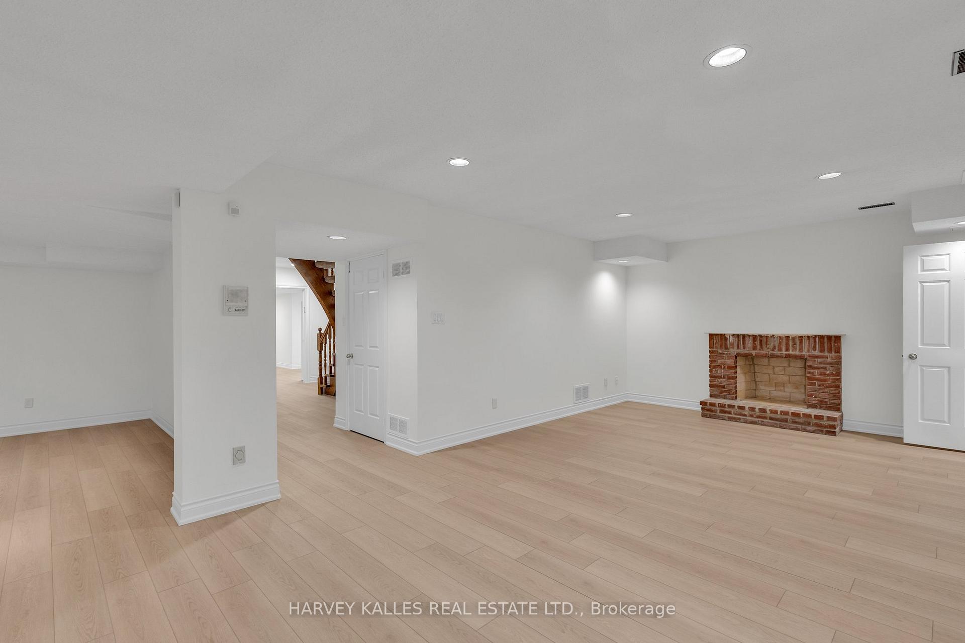 Photo 30 of 28 Prue Avenue, Toronto, Englemount-Lawrence — HOMEH