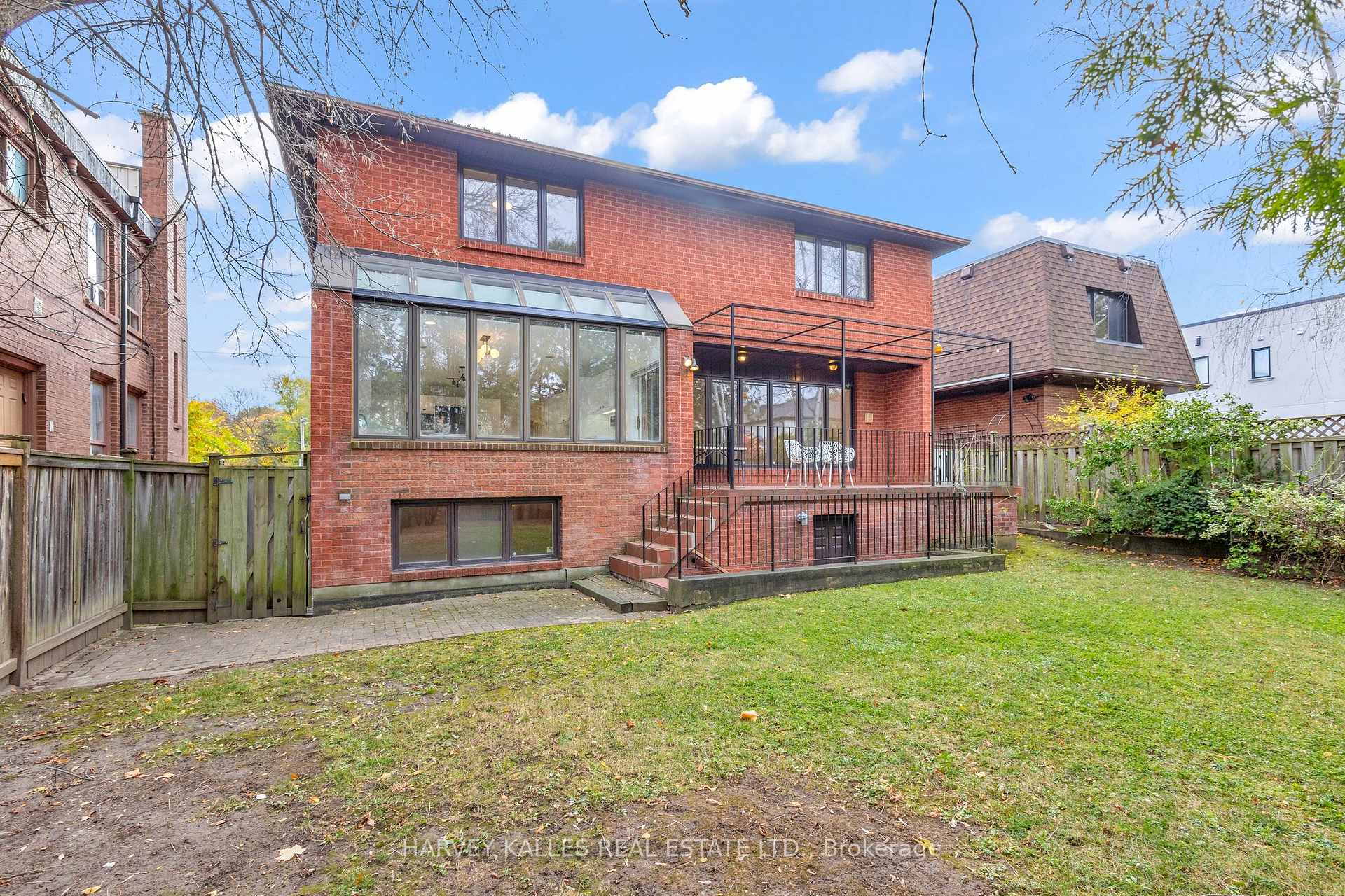 Photo 38 of 28 Prue Avenue, Toronto, Englemount-Lawrence — HOMEH