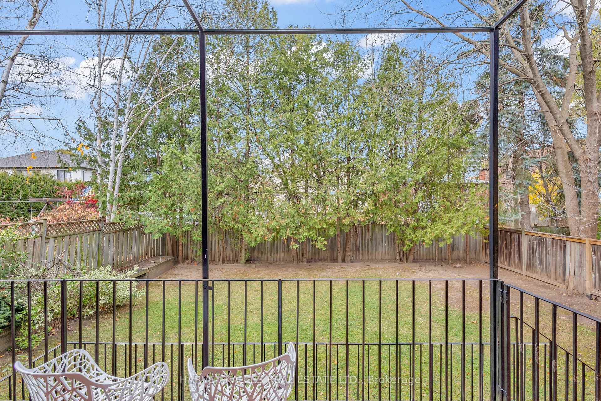 Photo 35 of 28 Prue Avenue, Toronto, Englemount-Lawrence — HOMEH