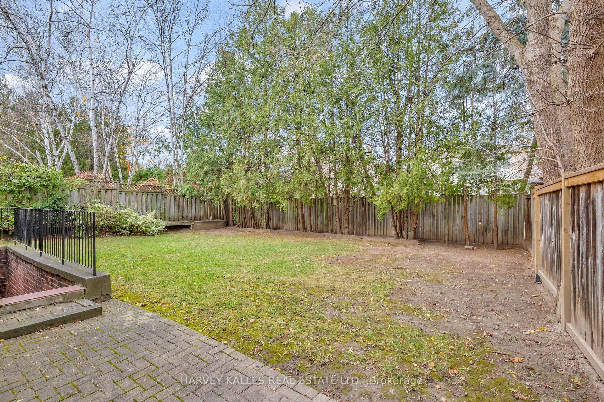 Photo 37 of 28 Prue Avenue, Toronto, Englemount-Lawrence — HOMEH