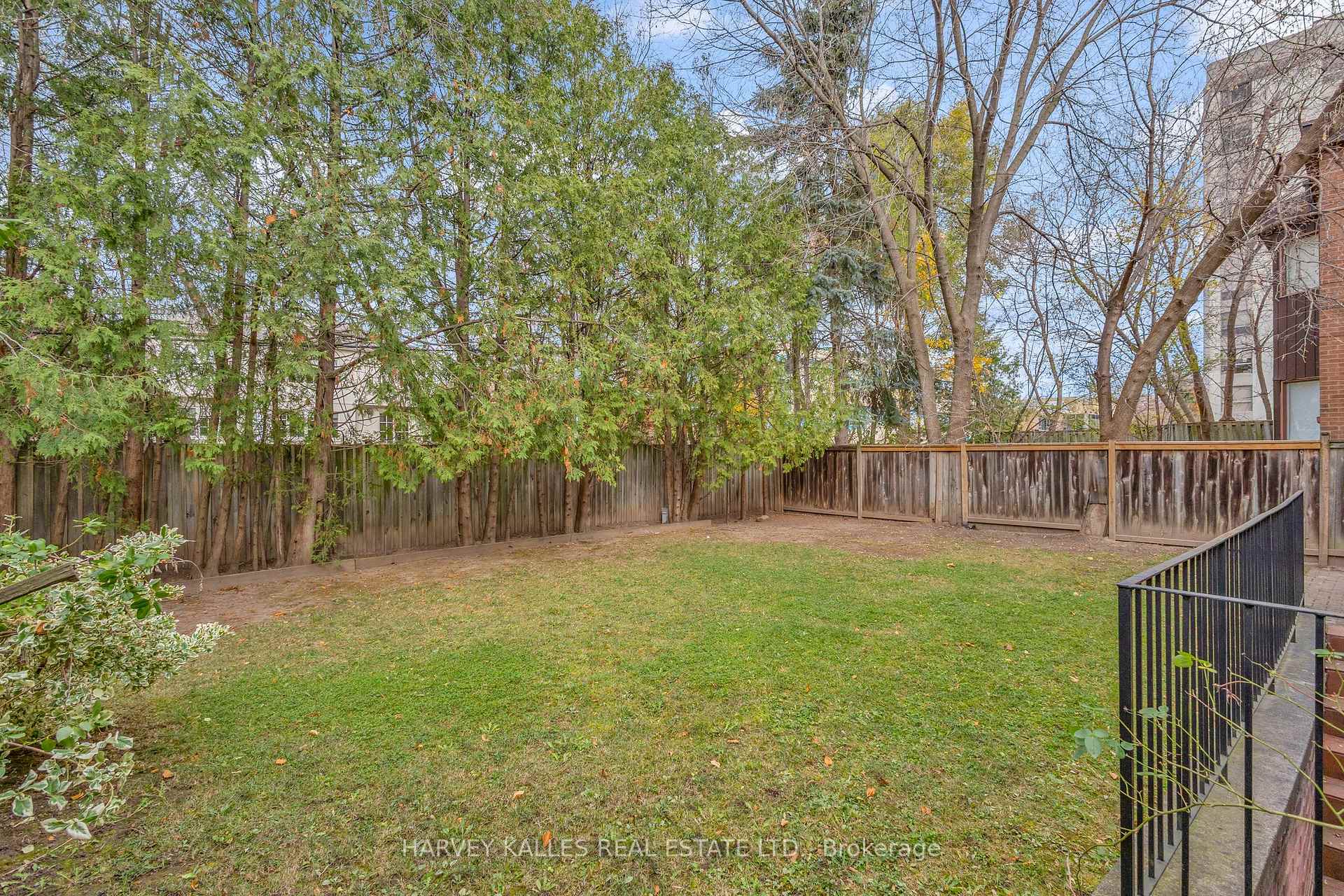 Photo 33 of 28 Prue Avenue, Toronto, Englemount-Lawrence — HOMEH