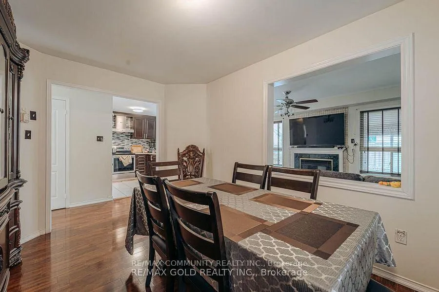 Photo 3 of 10 Squirreltail Way, Brampton, Sandringham-Wellington — HOMEH
