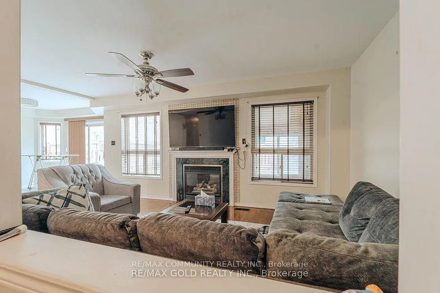 Photo 4 of 10 Squirreltail Way, Brampton, Sandringham-Wellington — HOMEH
