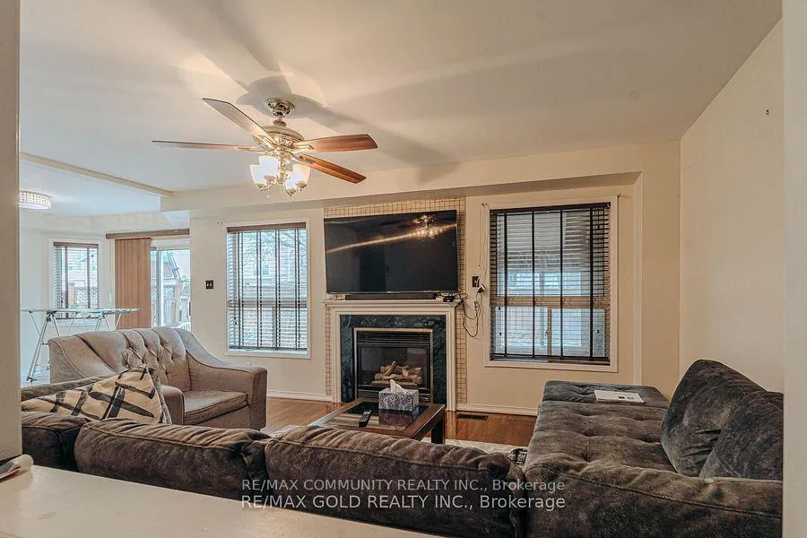 Photo 5 of 10 Squirreltail Way, Brampton, Sandringham-Wellington — HOMEH