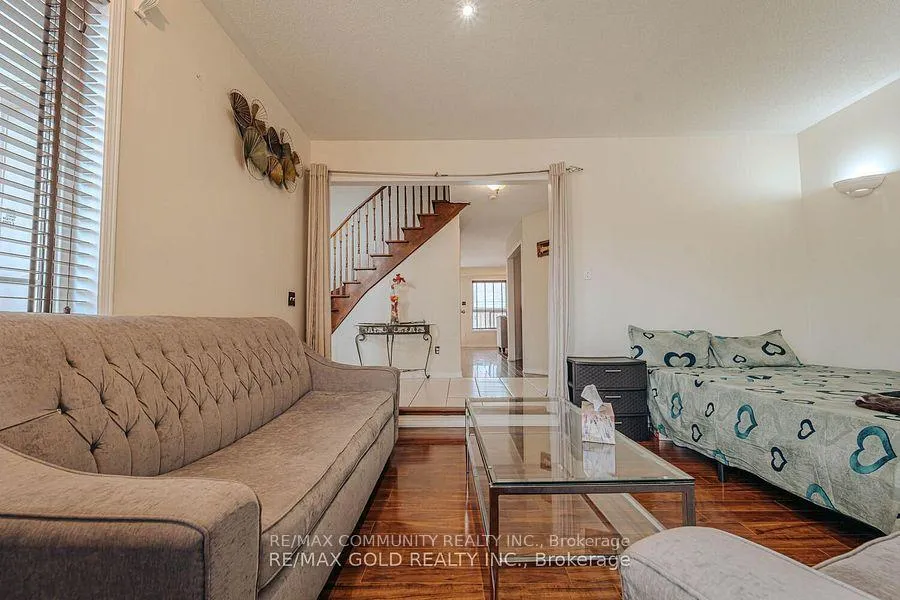 Photo 11 of 10 Squirreltail Way, Brampton, Sandringham-Wellington — HOMEH