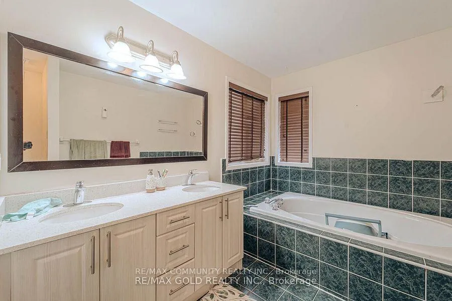 Photo 15 of 10 Squirreltail Way, Brampton, Sandringham-Wellington — HOMEH