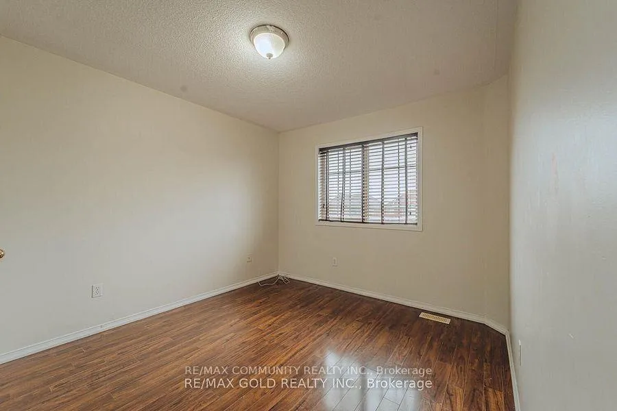 Photo 18 of 10 Squirreltail Way, Brampton, Sandringham-Wellington — HOMEH