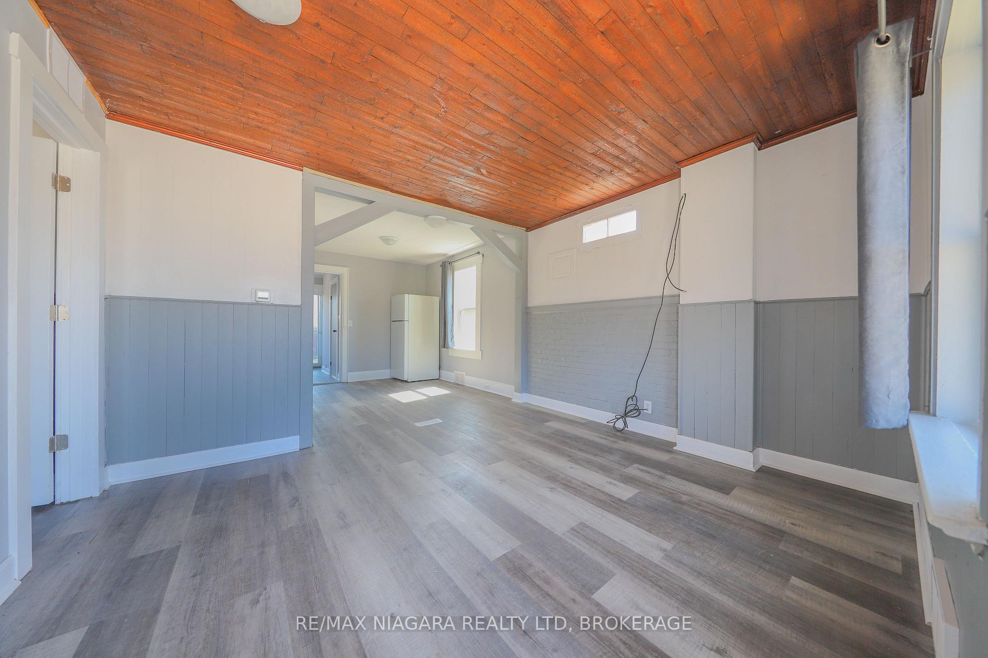 Photo 4 of 214 Allanburg Road, Thorold, Allanburg/Thorold South — HOMEH