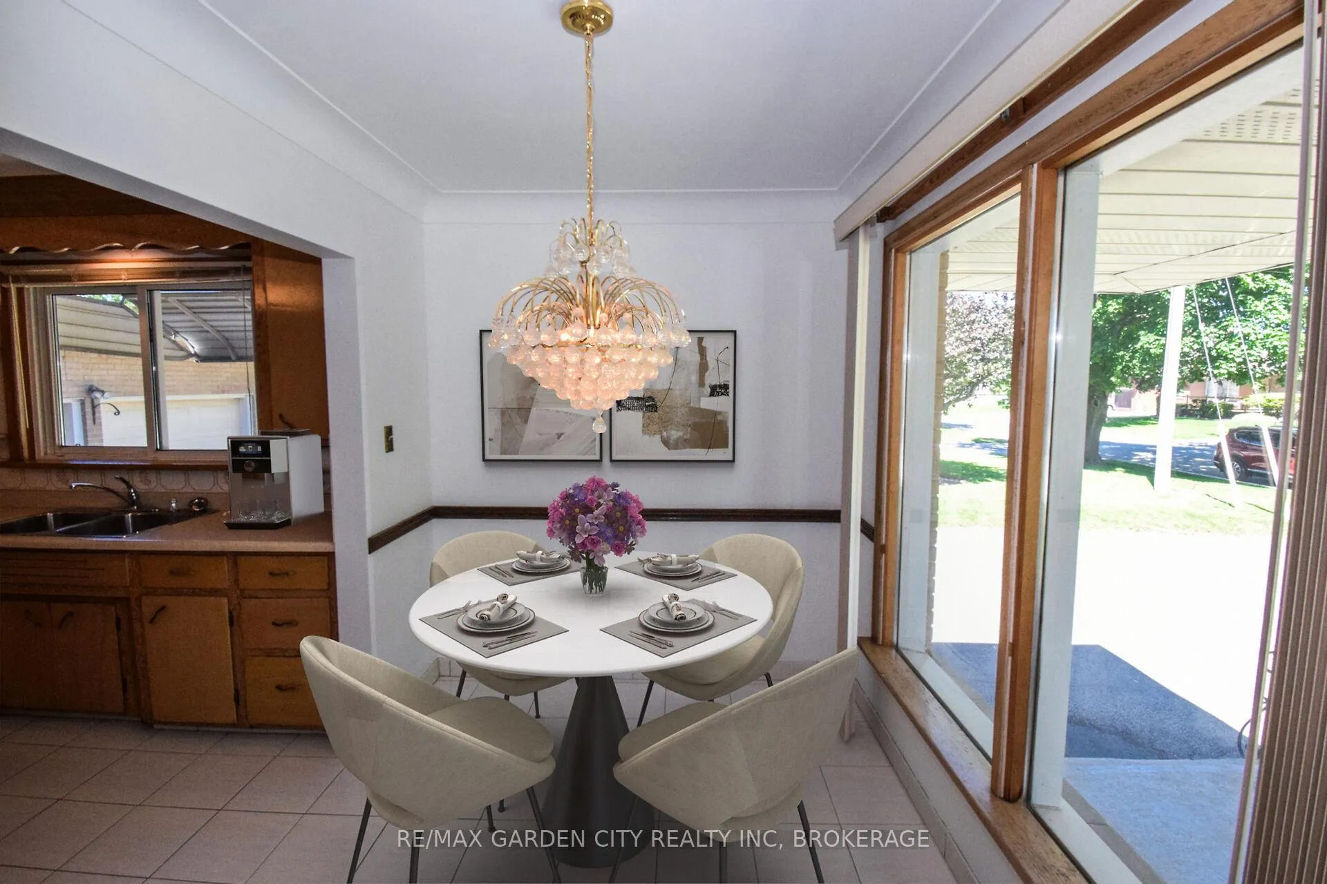 Photo 10 of 115 Larraine Street, Welland, Broadway — HOMEH