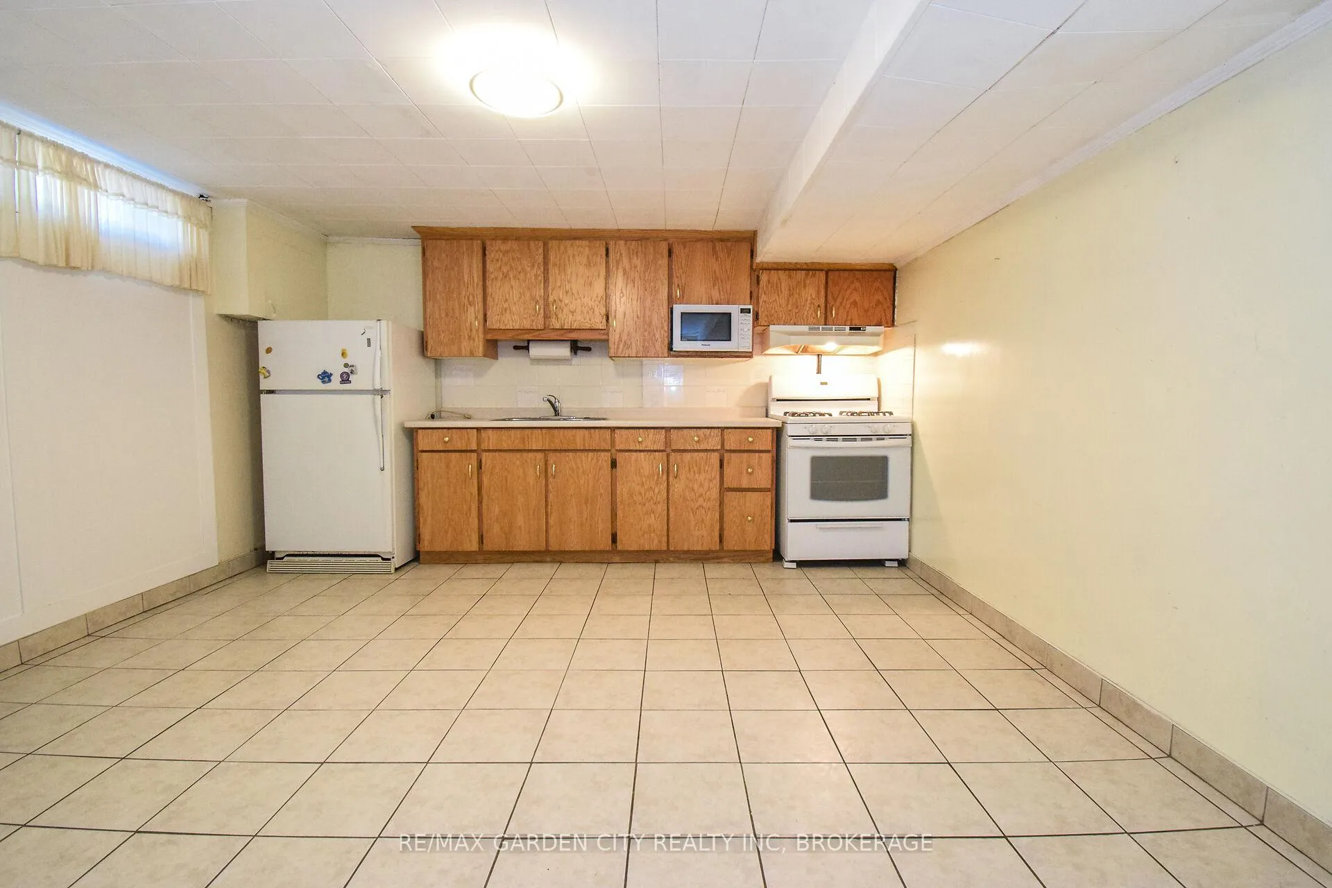 Photo 32 of 115 Larraine Street, Welland, Broadway — HOMEH