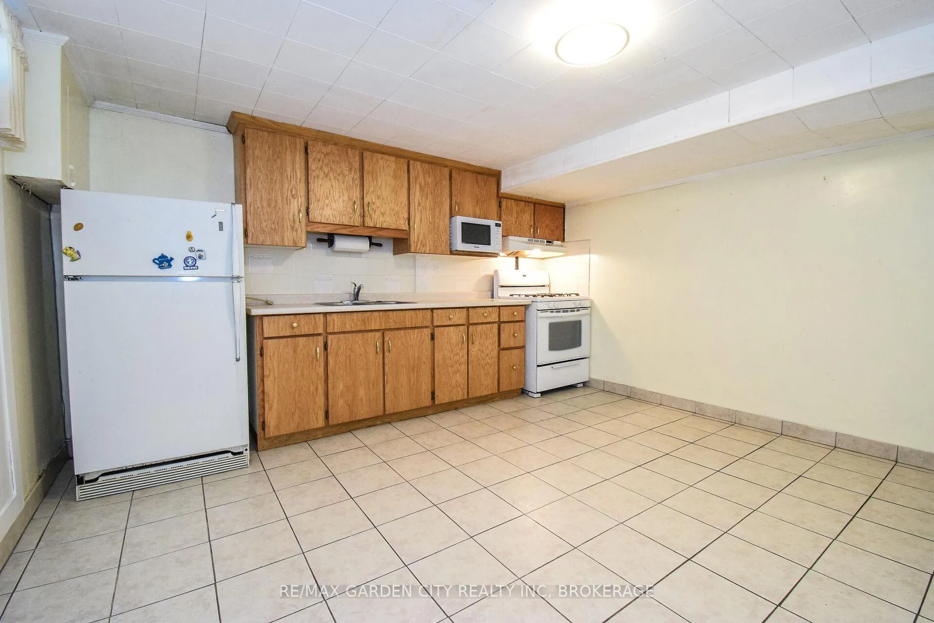 Photo 33 of 115 Larraine Street, Welland, Broadway — HOMEH