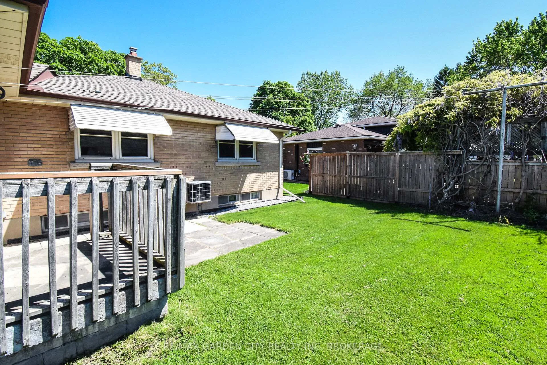 Photo 38 of 115 Larraine Street, Welland, Broadway — HOMEH