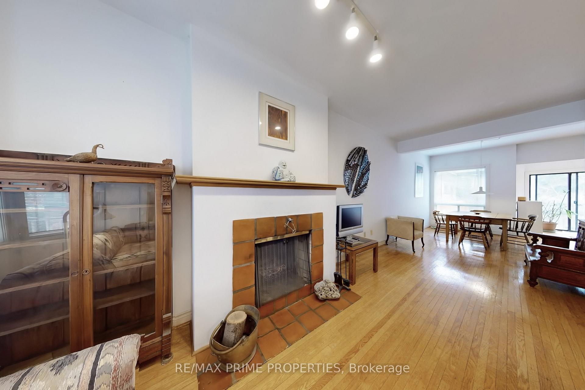 Photo 4 of 107 Fulton Avenue, Toronto, Playter Estates-Danforth — HOMEH