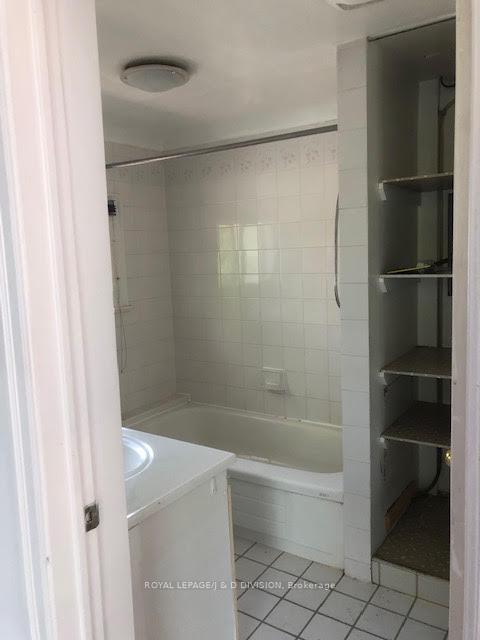 Photo 8 of Unit 4, 49 Oriole Parkway, Toronto, Yonge-St. Clair — HOMEH