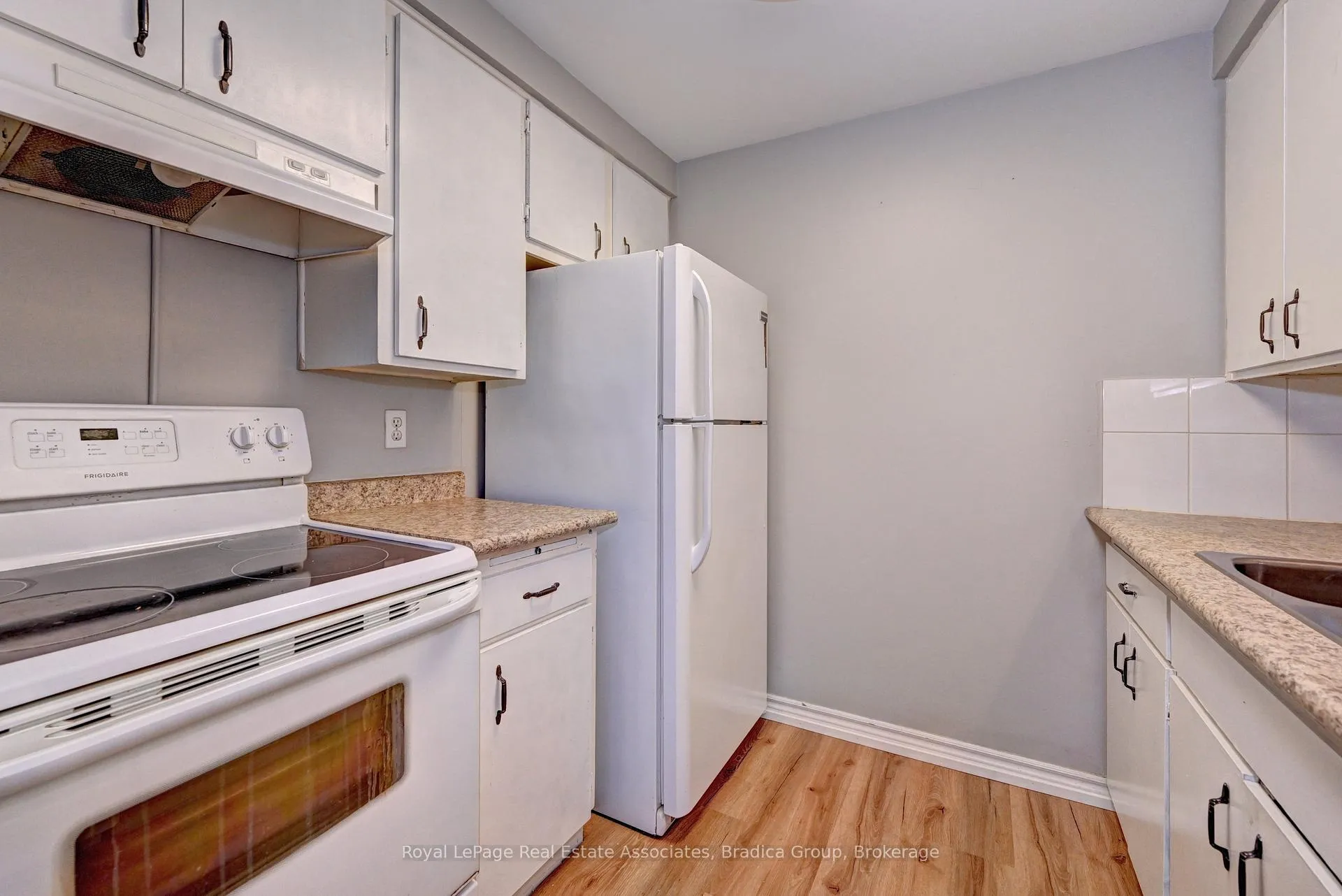 Photo 7 of 22 Berwick Place, Kitchener — HOMEH