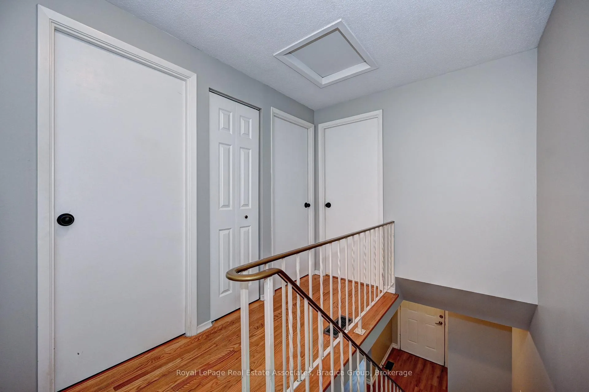 Photo 8 of 22 Berwick Place, Kitchener — HOMEH